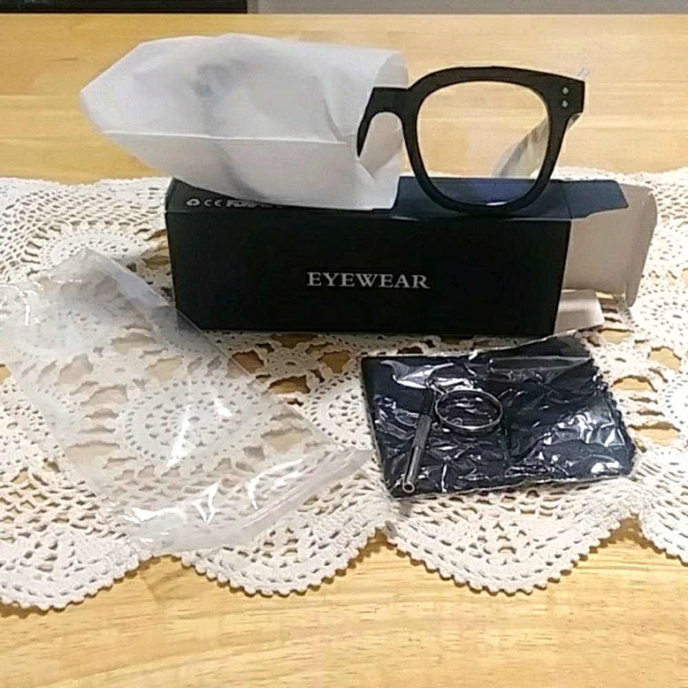 New set of Blue light Blocking glasses With Cleaning Cloth And Tool